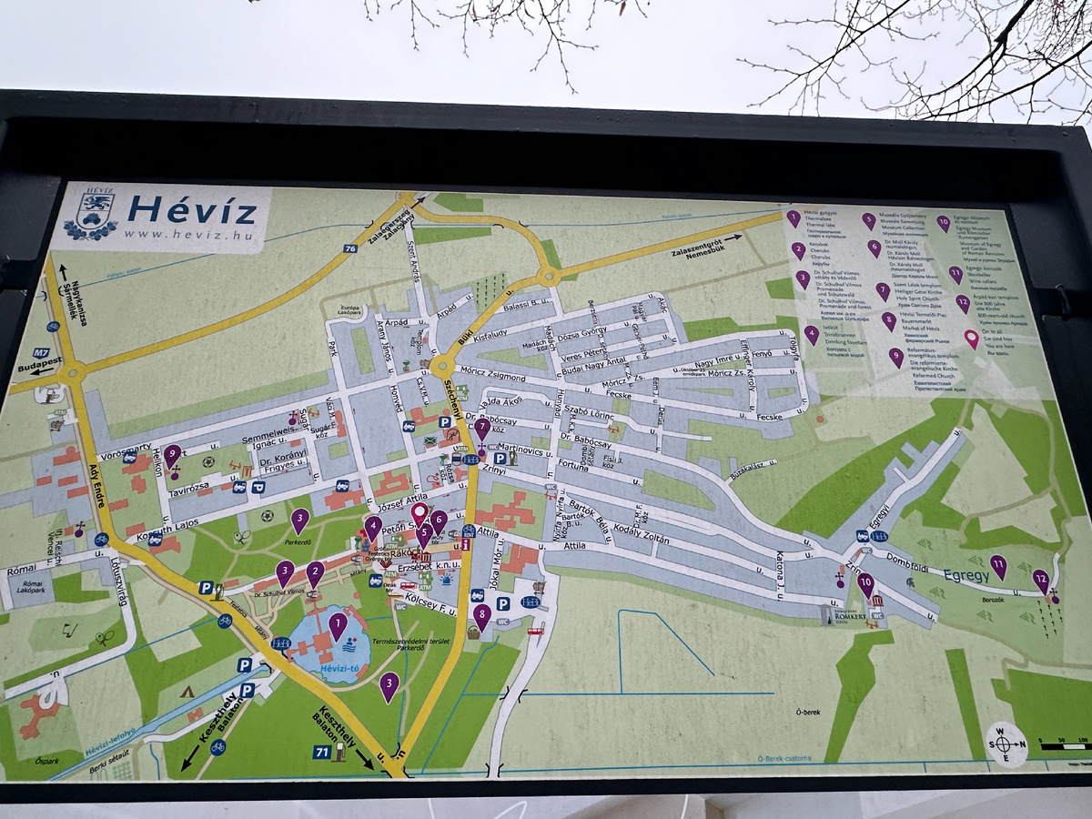 Карта с достопримечательностями Хевиза — природные маршруты не указаны. Фото автора