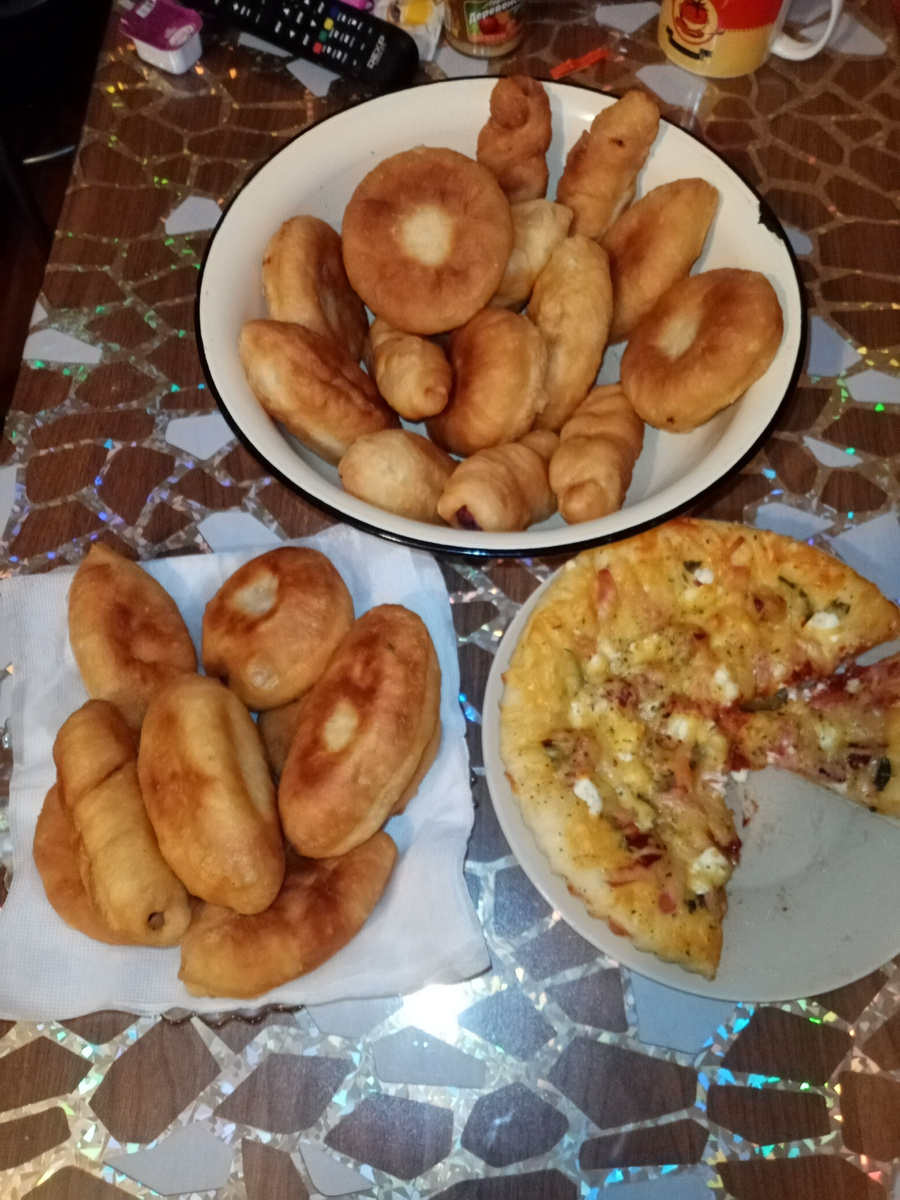 А пиццу сами дома сьели😊