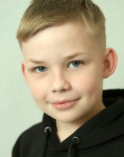 Антону и Диане нужны родители