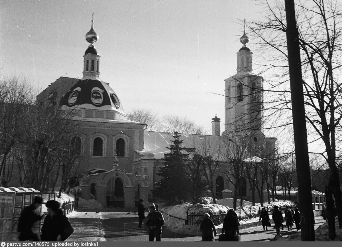 Храм Всех Святых в селе Всехсвятском на Соколе. 1981 год. Источник изображения: https://pastvu.com/p/148575