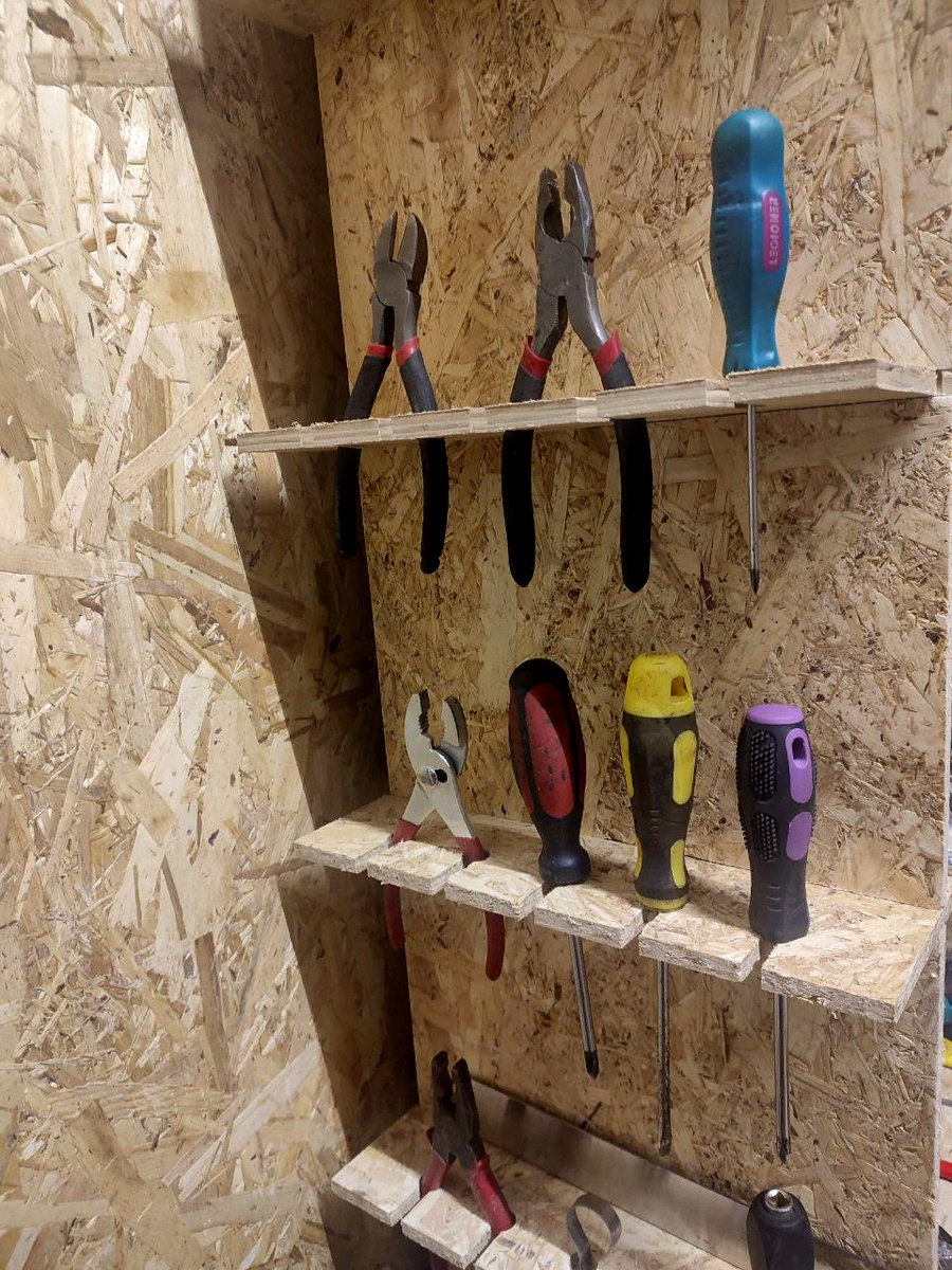 Отвертки как и насадки быстро приходят в негодность, их лучше постоянно обновлять