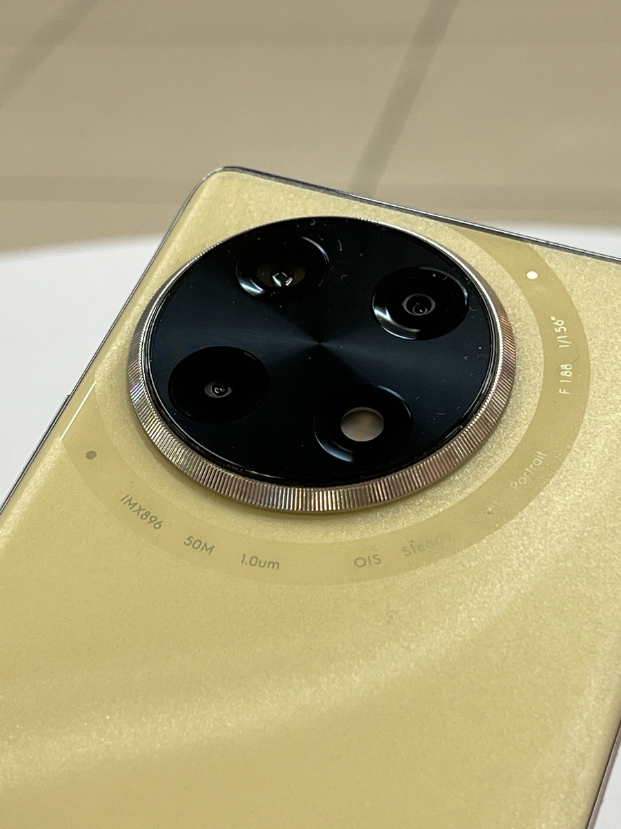камера смартфона Tecno Camon 30s