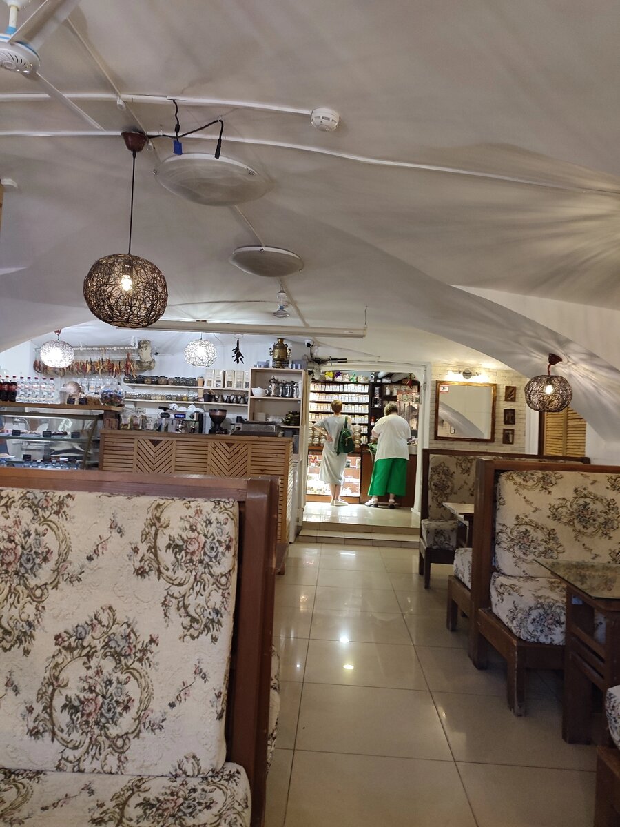 Очень уютное кафе при музей, можно отдохнуть и наладится чашечкой кофе с десертом