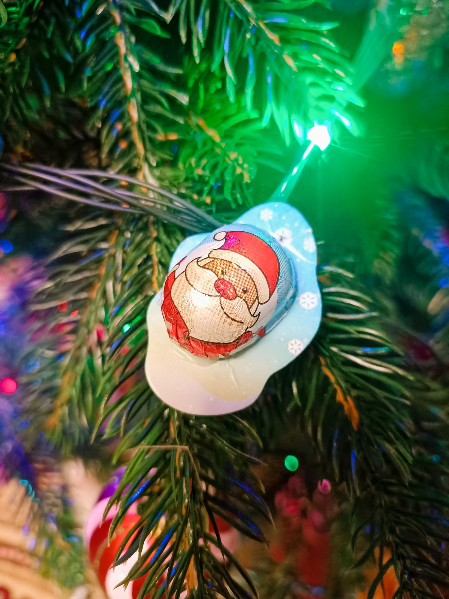 Оставили одну, видимо "на развод".