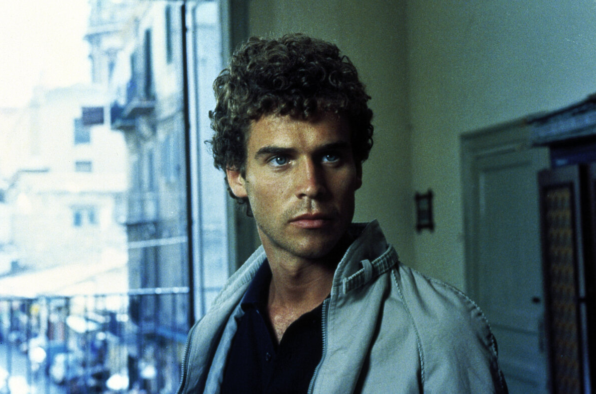 Кадр из фильма "Связь через пиццерию" (1985)