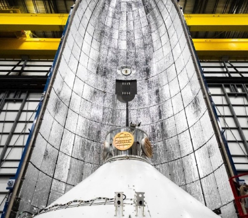 МГМ и Blue Ring Pathfinder во время подготовки к полёту, изображение из открытых источников