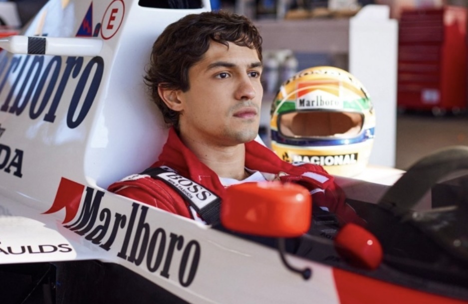 а какой красавчик главный герой)))