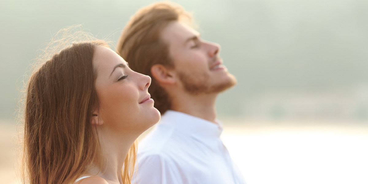 1. Глубокое дыхание
   - Техники глубокого дыхания, такие как "4-7-8" (вдох на 4 секунды, задержка на 7, выдох на 8), помогают успокоить нервную систему и снизить уровень стресса.