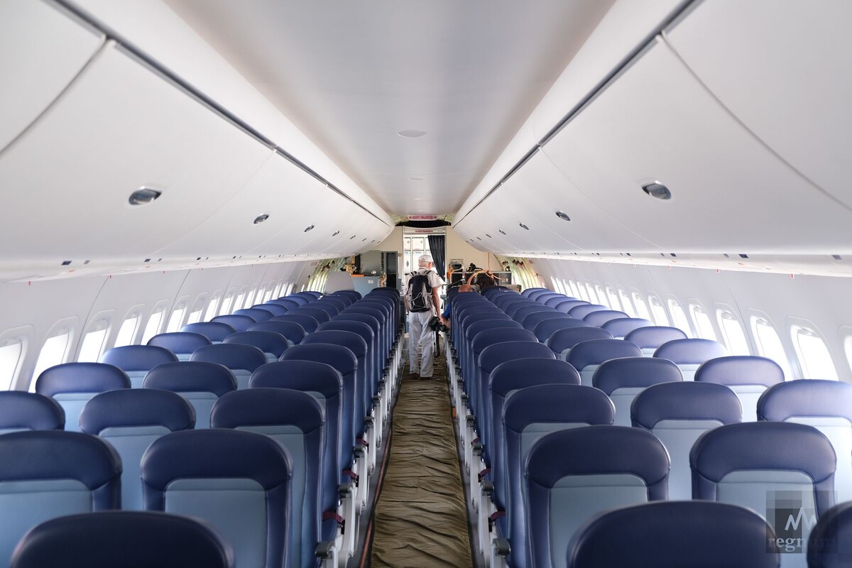    В салоне самолета МС-21-300 / Источник: Василий Иванов © ИА REGNUM