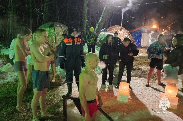    Крещение 2025 в Хабаровске Фото: Пресс-служба ГУ МЧС России по Хабаровскому краю