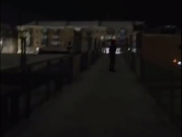    В проводах РЖД, от которых накануне загорелся подросток в Медногорске, напряжение в 125 раз больше, чем в бытовой розетке