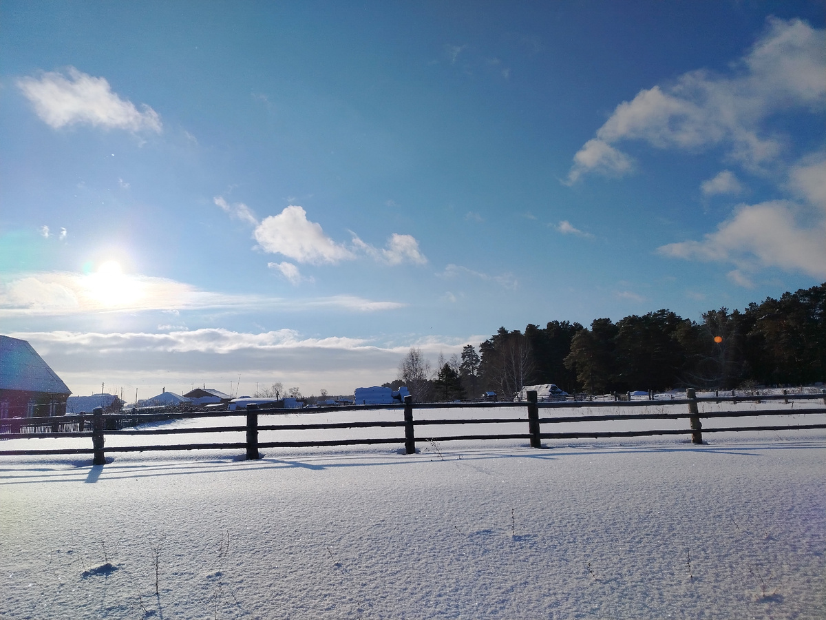 Солнце летит на облаках 