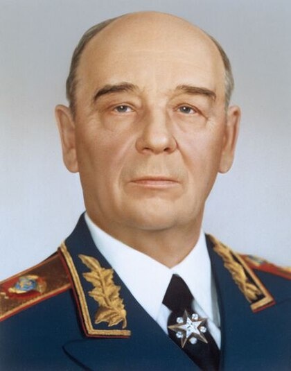 Сергей Леонидович Соколов (18 июня (1 июля) 1911, Евпатория, Таврическая губерния, Российская империя — 31 августа 2012, Москва, Россия) — советский военачальник, Маршал Советского Союза (1978), министр обороны СССР (1984—1987). Кандидат в члены Политбюро ЦК КПСС с апреля 1985 по июнь 1987 года, член ЦК КПСС (1968—1989). Герой Советского Союза (1980)
