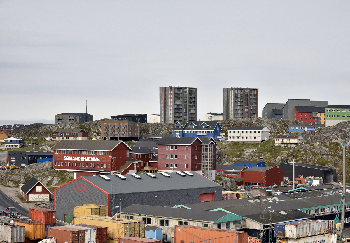 Нуук - столица и самый крупный город острова. За комфортной жизнью переезжают сюда