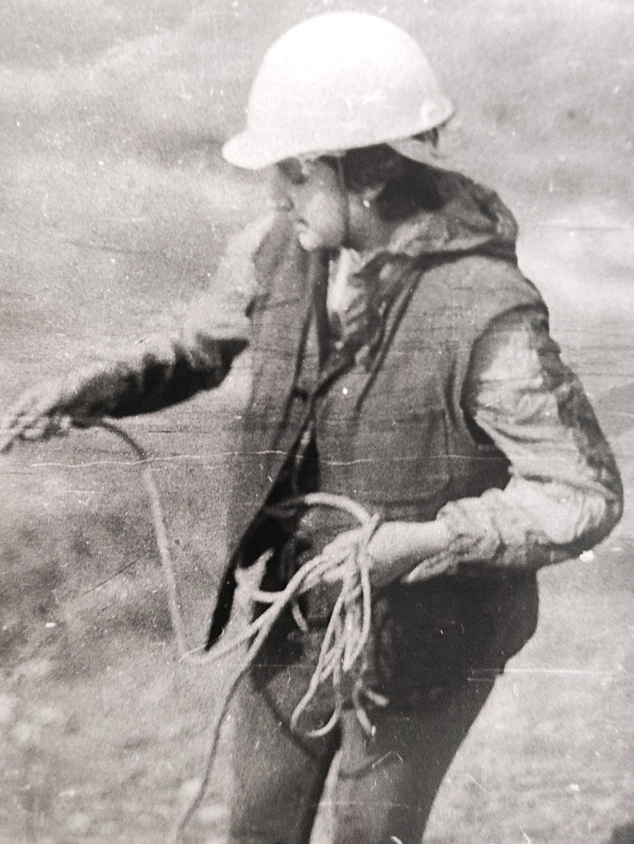 Это я на страховке. -Страхуй!  -Сам страхуй!  )))