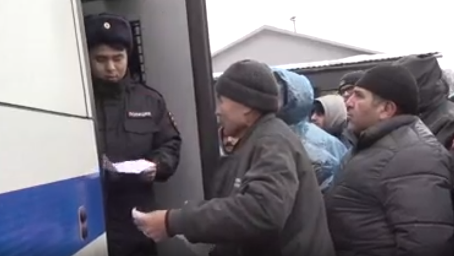    Рейд на Калининской овощебазе, январь 2025 Автор фото: скриншот видео МВД