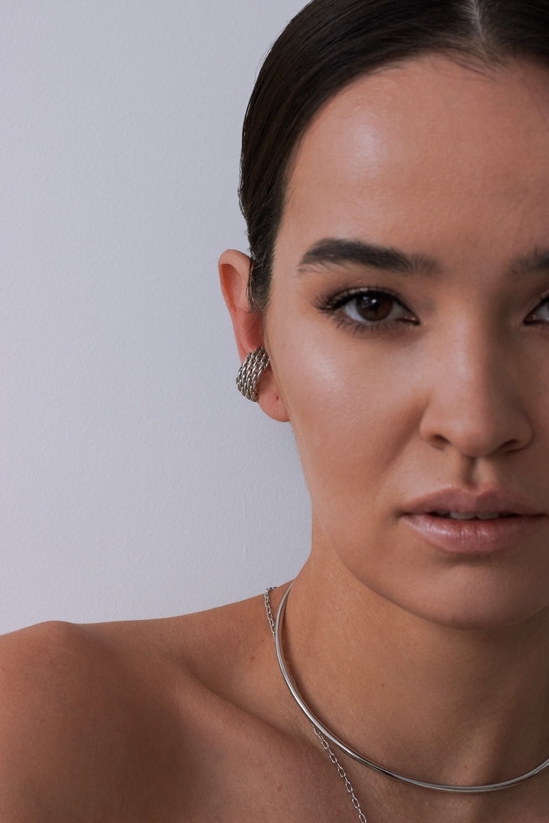 Серебряная серьга-кафф «Зацепила»