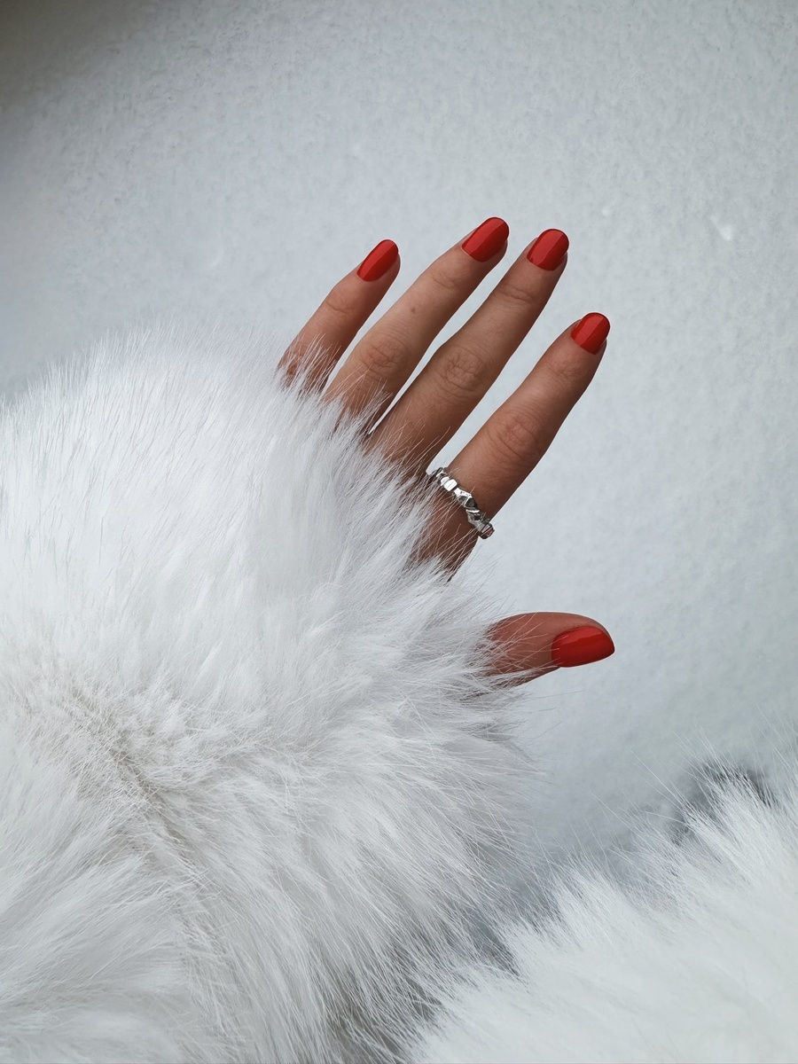 Серебряное узкое кольцо "Folio"