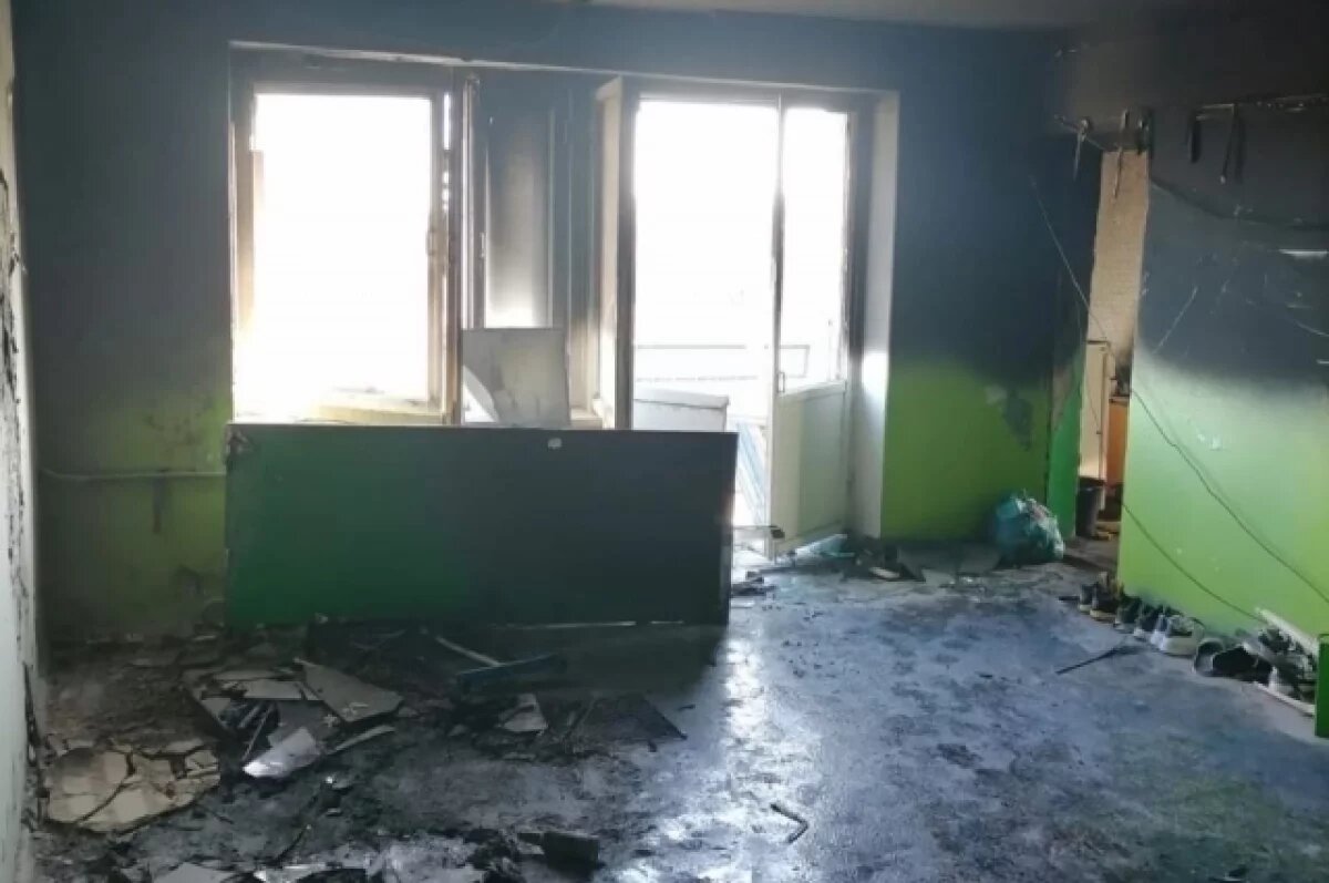    Пожарные эвакуировали 20 человек из девятиэтажного общежития в Брянске