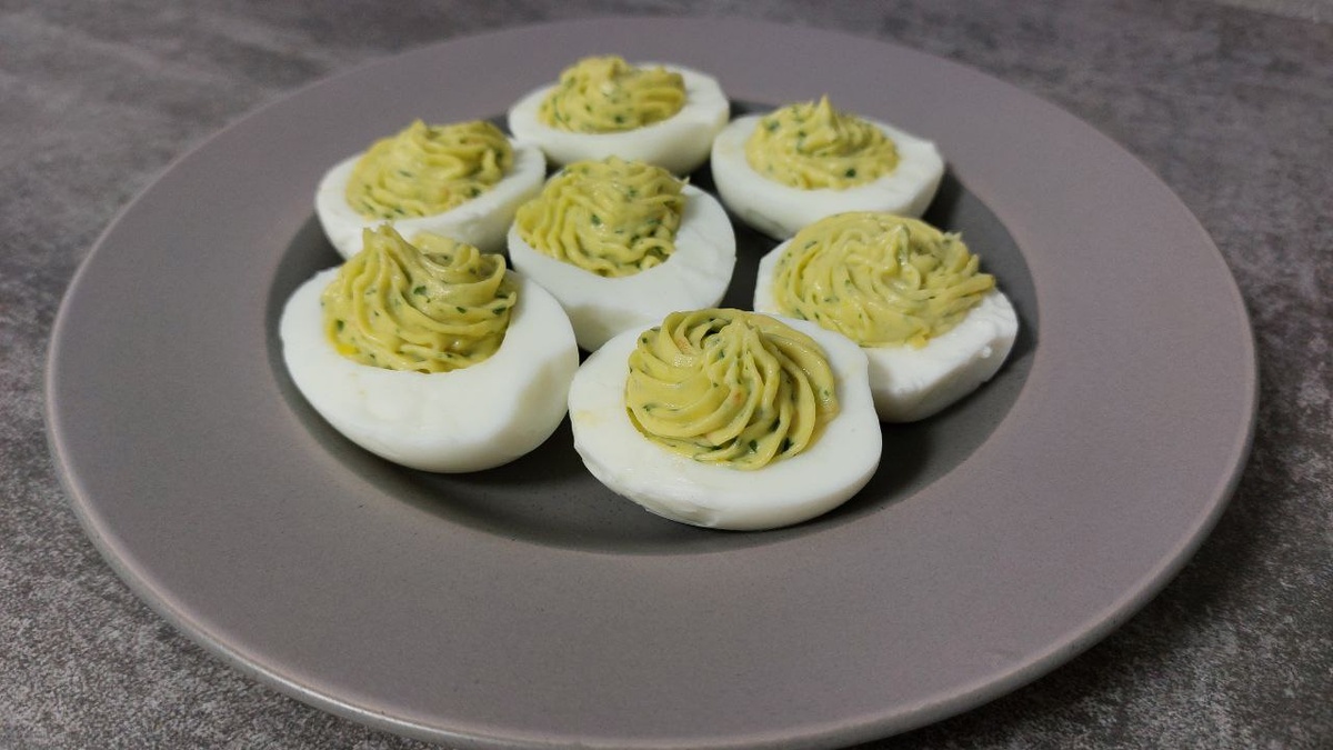 Получается невероятно красивая закуска!