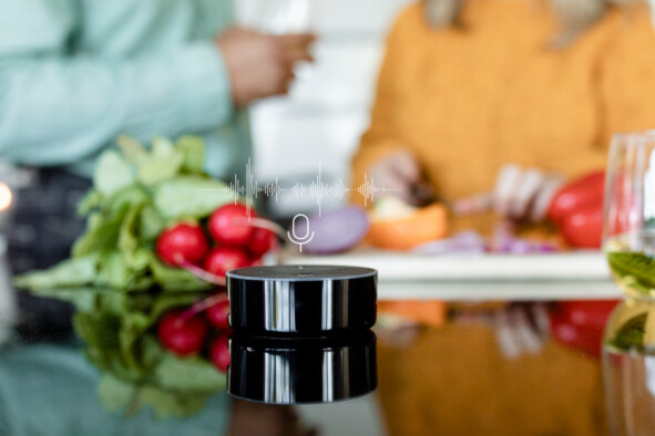 Алиса, кстати, вроде у всех уже дома есть