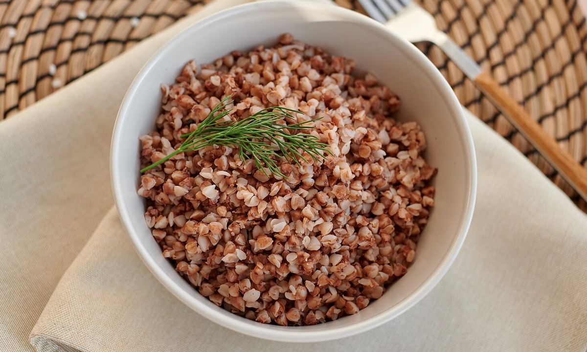    Гречка — богатый белком продукт, о котором можно рассказать много интересного. Источник изображения: dzen.ru