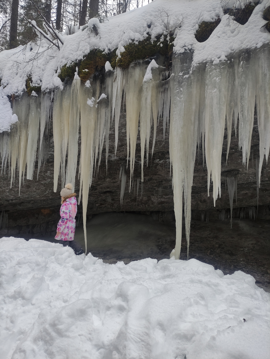 Сосульки на Мельничном ручье. 