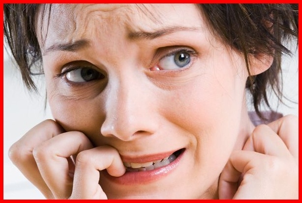 Тревожные и беспокойные люди часто грызут ногти