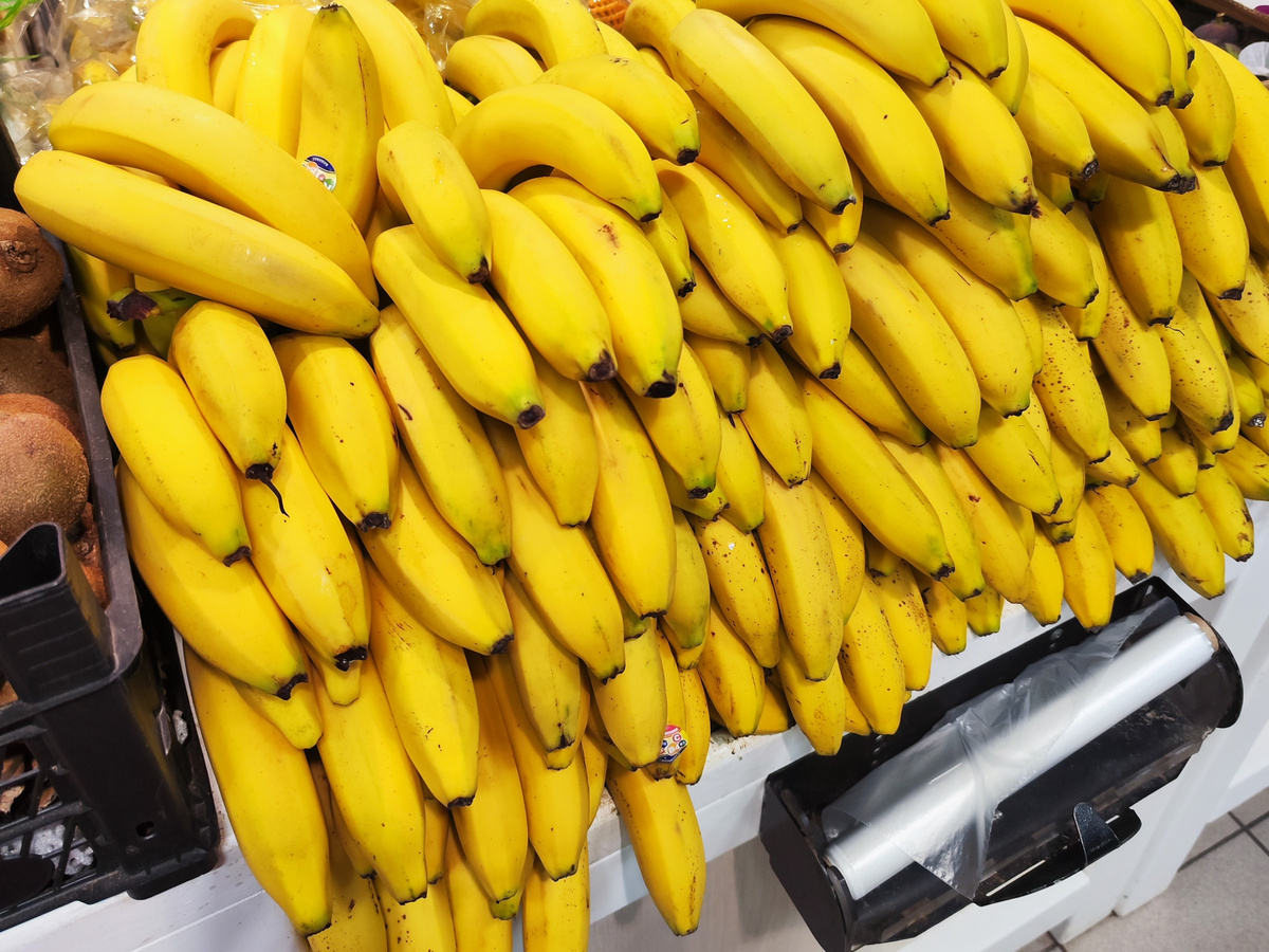 За один банан в упаковке просят 59,9 рубля.  Фото: ФедералПресс / Ксения Кобалия