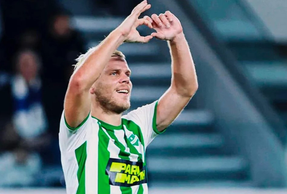 Александр Кокорин — российский профессиональный футболист, нападающий «Фиорентины». Дата рождения — 19 марта 1991 года.