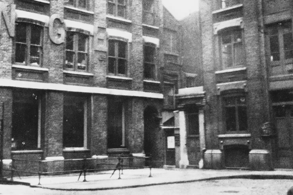 Площадь Митр в Лондоне, где было найдено тело Кэтрин Эддоус. 