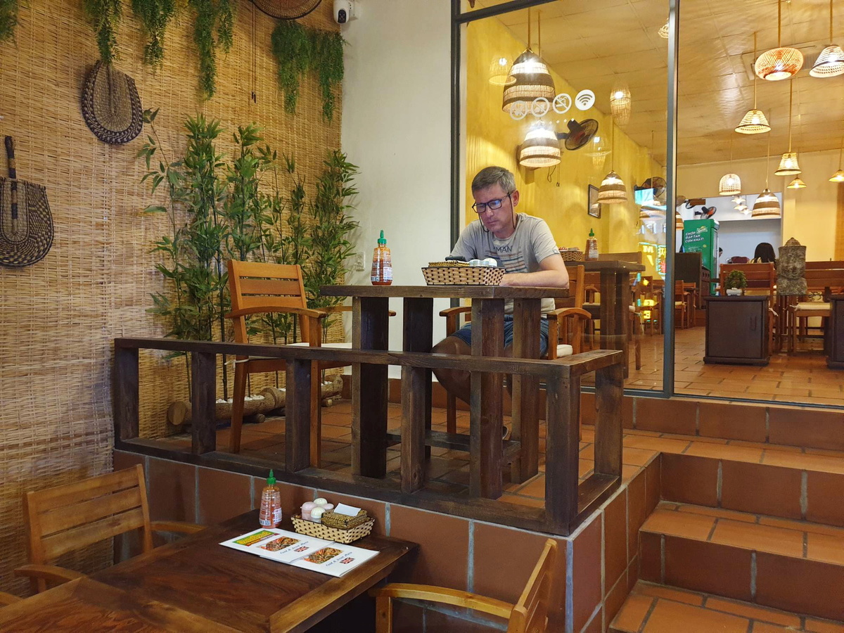 Димасик на веранде