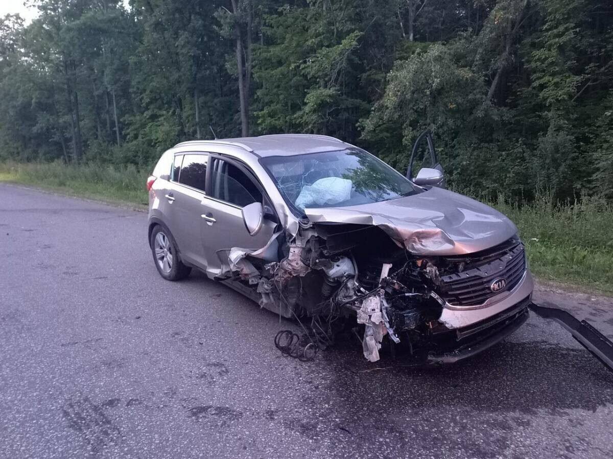 ​29 июля 2024 года в Тукаевском районе водитель автомобиля Kia выехал на встречную полосу и совершил столкновение с автомобилем HyundaiФото: Госавтоинспекция МВД по РТ