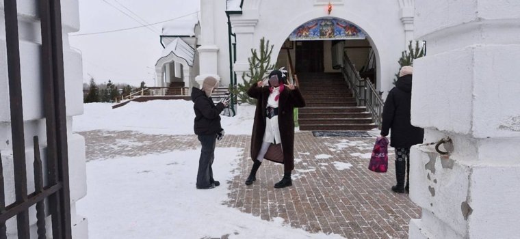 Девушка переоделась в костюм персонажа из китайской игры. Фото: Тюмень №1