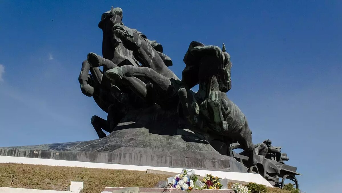     Автор: o.did/cc bu sa 2.0/wikimedia.org Источник: Ск.: А. Скнарин, В. Батяй, А. Косолапов, арх. П. Ибалаков