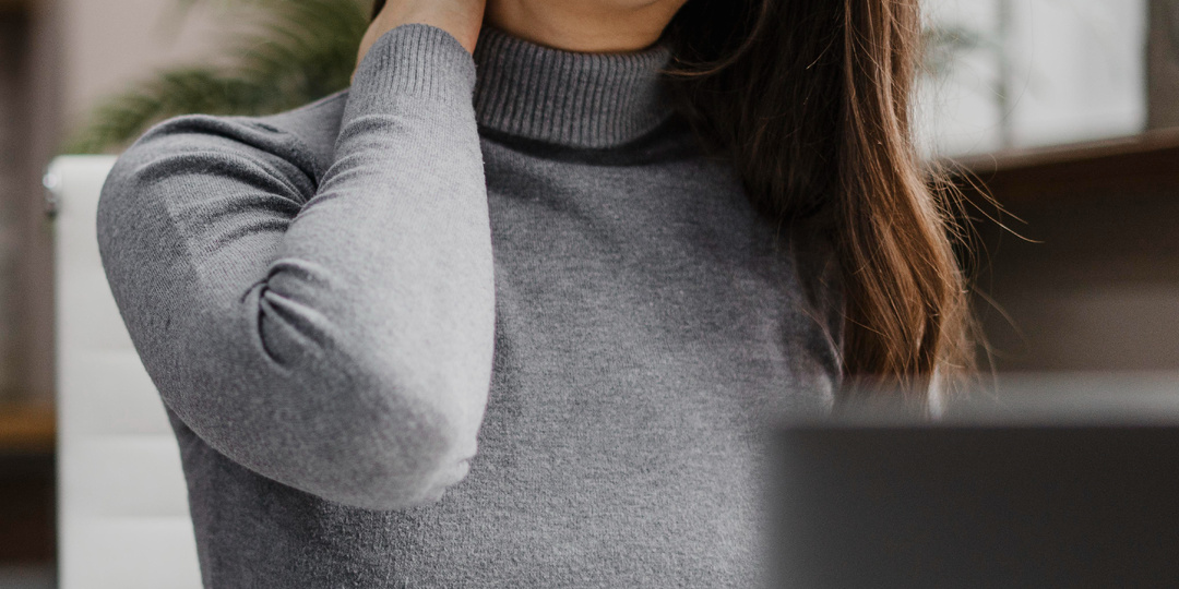 Боль в шее: причины, симптомы и лечение