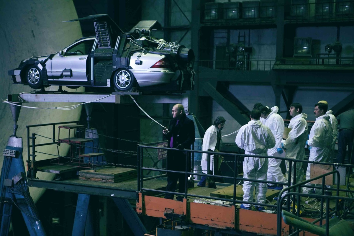 Кадр из фильма "Черная молния" (2009)