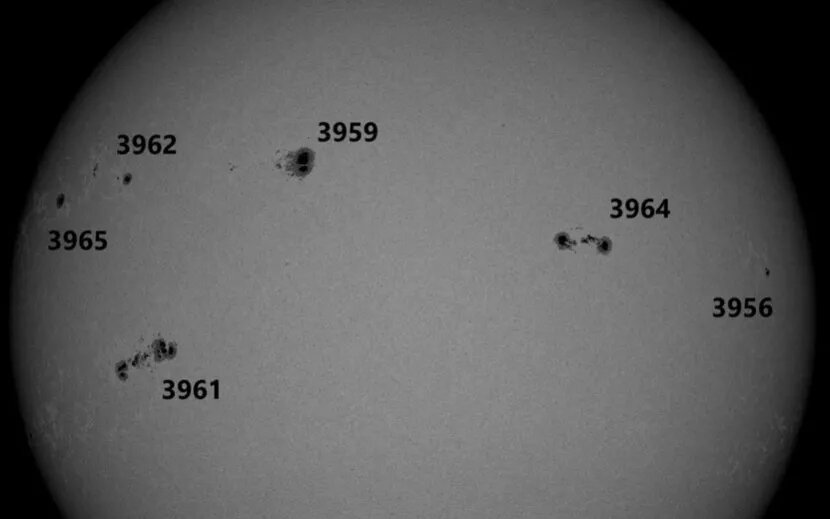    Пятна на Солнце 17 январяxras.ru