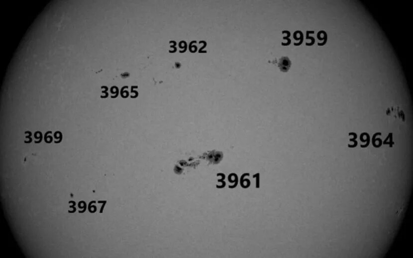    Пятна на Солнце 20 январяxras.ru