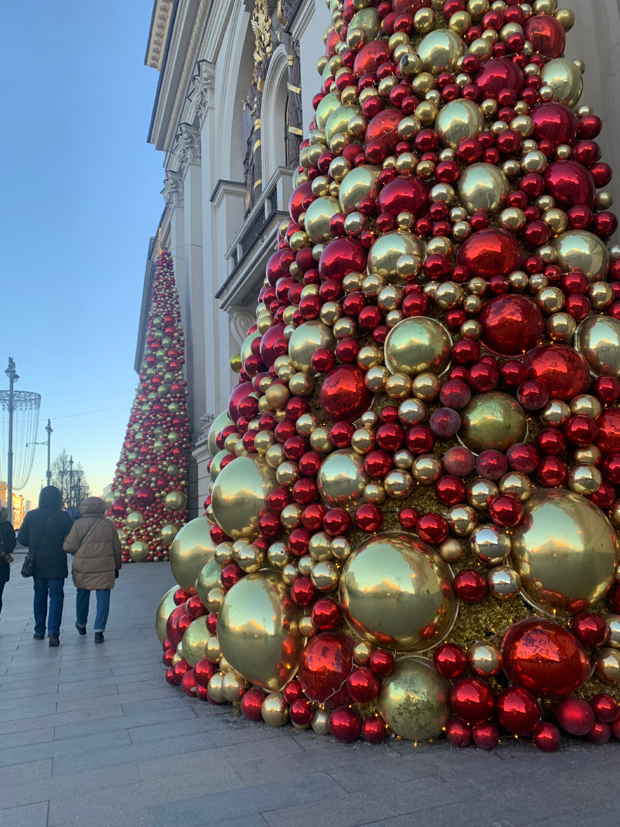 🌟 Вам выгодно не расти! 🌟

Вы стараетесь, зарабатываете деньги, изучаете множество путей, чтобы добиться финансового успеха. Но знаете ли вы, что ваше подсознание может воспринимать рост как угрозу? Оно стремится защитить вас и удержать в безопасной зоне. 

Чтобы пробить этот «стеклянный потолок» и достичь желаемых высот, вам нужно наладить контакт с вашим подсознанием. Это не так просто, как кажется! Как и в случае с больными зубами, когда мы идем к стоматологу, здесь тоже требуется помощь специалиста.

👩‍⚕️ Обратитесь к опытному психологу! 👨‍⚕️

Я обладаю тремя высшими образованиями и большим опытом работы:

1. Диплом Пединститута им. В. И. Ленина, Москва

2. Диплом Института повышения квалификации врачей-экспертов, Клиническая психология

3. Московский институт гештальта и психодрамы (первая и вторая ступень)

4. Изучаю философию буддизма

Я работаю онлайн и готов помочь вам преодолеть внутренние барьеры и страхи. Не позволяйте своему подсознанию удерживать вас на месте!

💬 Пишите мне в WhatsApp, Viber или Telegram: 89235468668

Давайте вместе пробьем ваш «стеклянный потолок» и откроем новые горизонты возможностей! 🌈