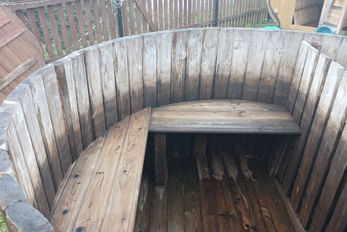 Деревянная купель спустя пару сезонов