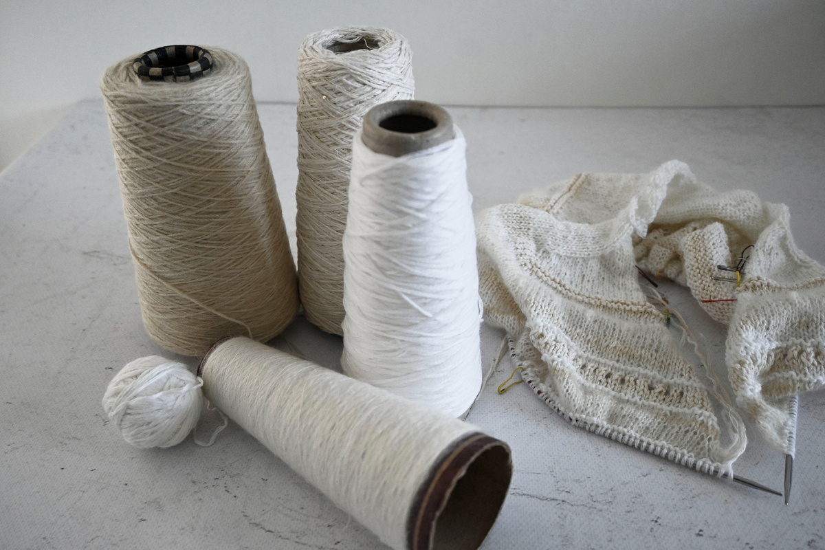 Остатки пряжи для вязания пуловера