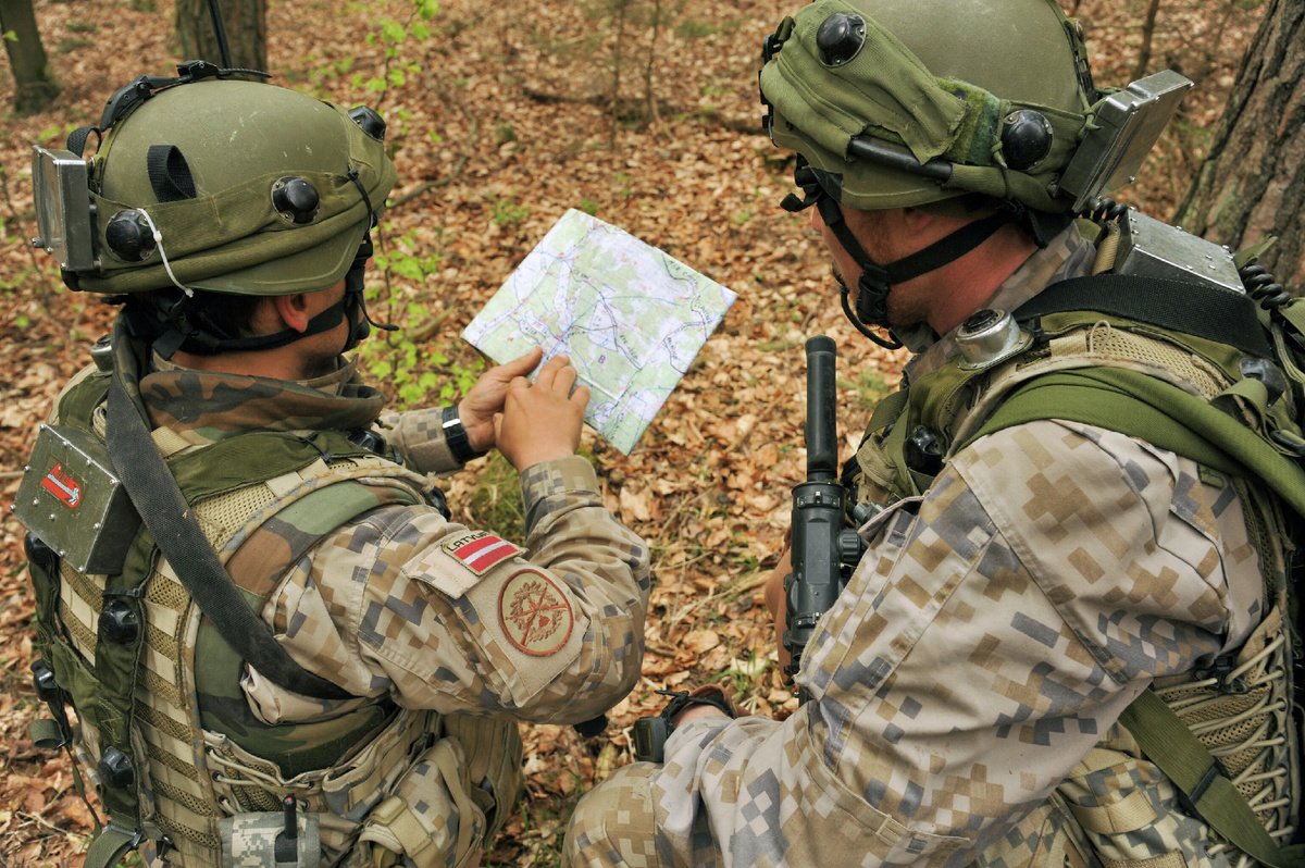 Военнослужащие НВС на учениях © CC BY 2.0 / Markus Rauchenberger 