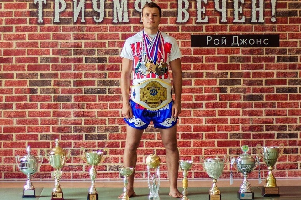    Сейчас Александр Лепихов работает тренером по боксу и кикбоксингу в Москве из личного архива героя(ев) публикации