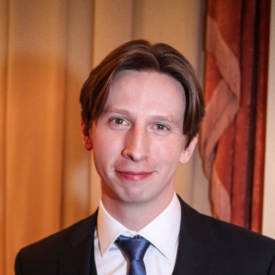     Дмитрий Лысенков выступил против ремейков советских фильмов