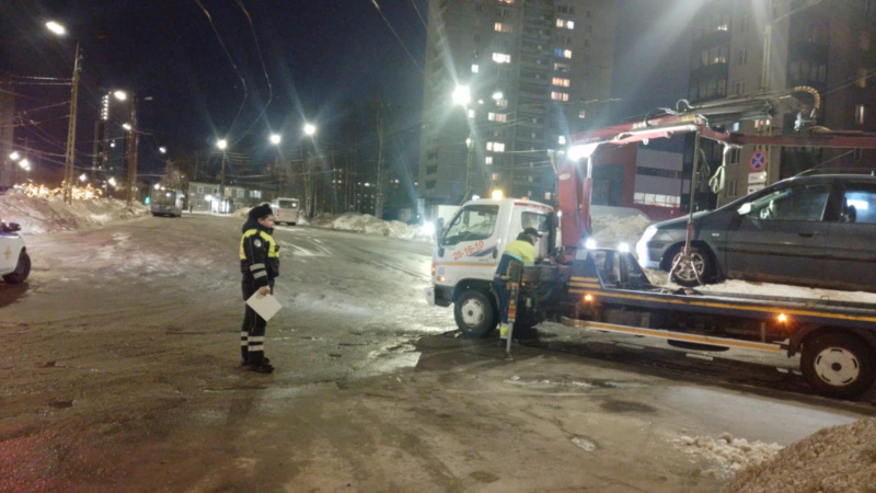    Автоинспекция Петрозаводска пожаловалась на водителей, паркующихся под знакомГАИ Петрозаводска