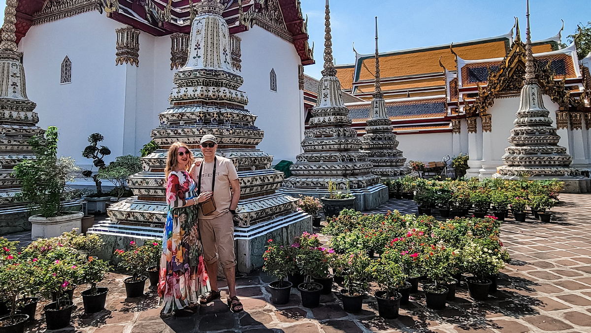 Территория храма лежащего Будды Ват Пхо (Wat Pho).