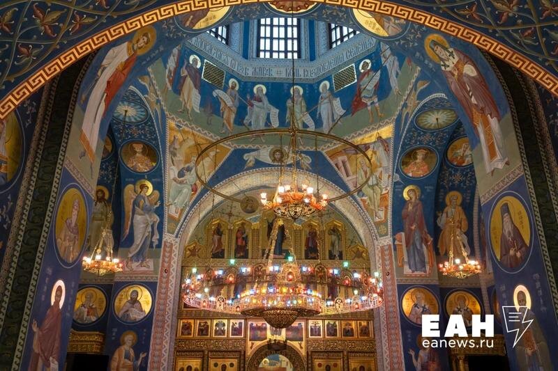    ЕАН / Житель Челябинской области устроил стриптиз в храме