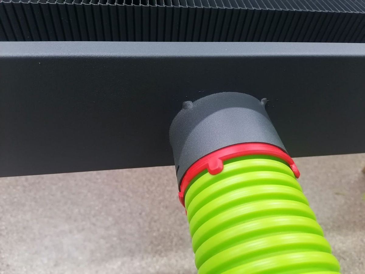 Воздуховод Блиццард R1 подключенный к внутрипольному конвектору Меленхофф