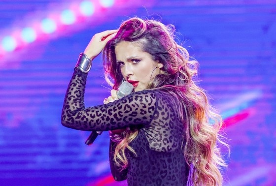    Нюша (настоящее имя — Анна Шурочкина)